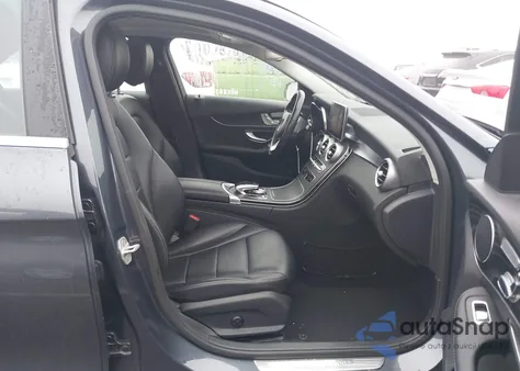 2016 Mercedes-Benz C 350E z USA, uszkodzony, nr VIN 55SWF4HB1GU156905